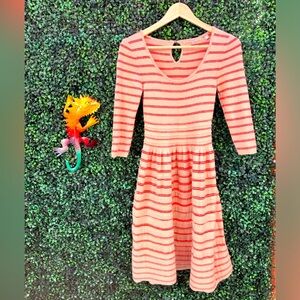 Unveiling the mystery in this knit dress!